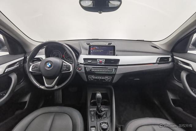 BMW X1 2016 s Drive 18 Li — фото 11