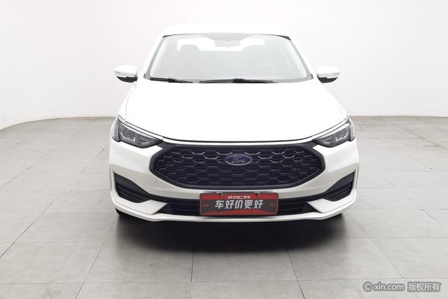 2021 Ford Escort thumbnail 2