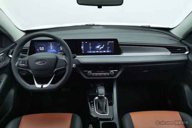 2021 Ford Escort thumbnail 4