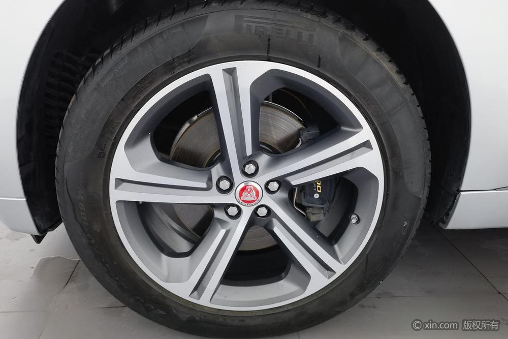 Jaguar F-PACE, фото 10