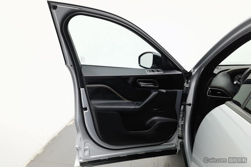 Jaguar F-PACE, фото 22