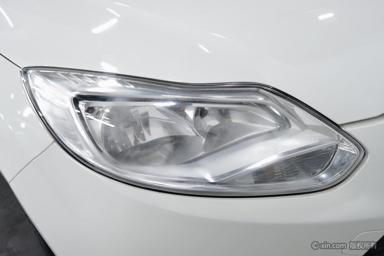 Ford Focus 2012 1.6L MT