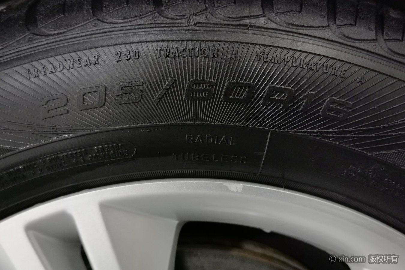 Ford Focus 2012 1.6L MT