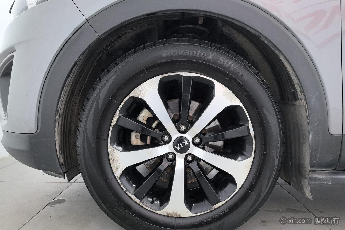 Kia Sorento 2015 L 2.4L 4WD Sport 5 мест V