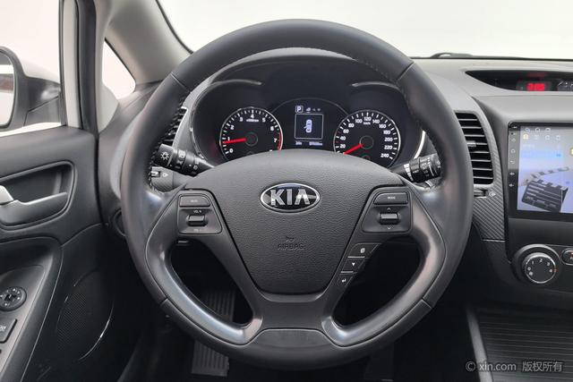 Kia K3 2017 1.6 L AT 15 GLS — фото 14