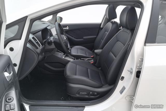 Kia K3 2017 1.6 L AT 15 GLS — фото 17