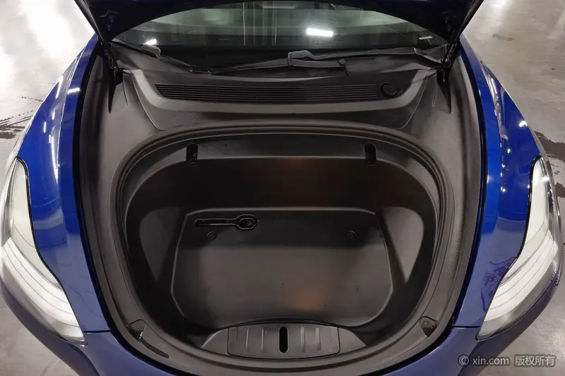 Tesla Model 3 — фото 16