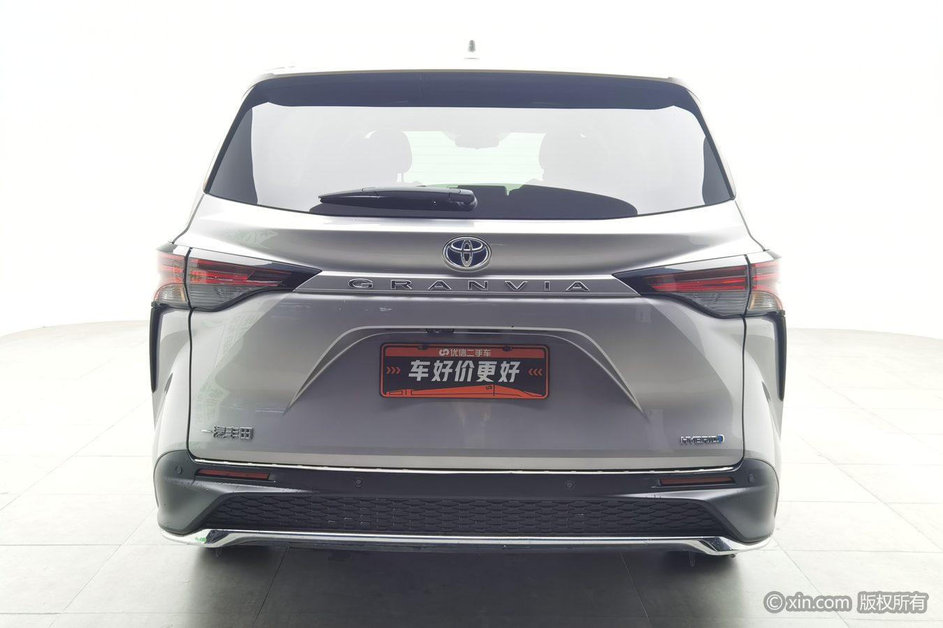 Toyota Granvia 2023 2.5L Comfort