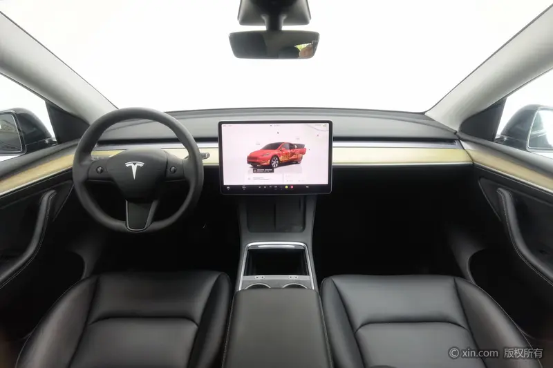 Tesla Model Y — фото 8