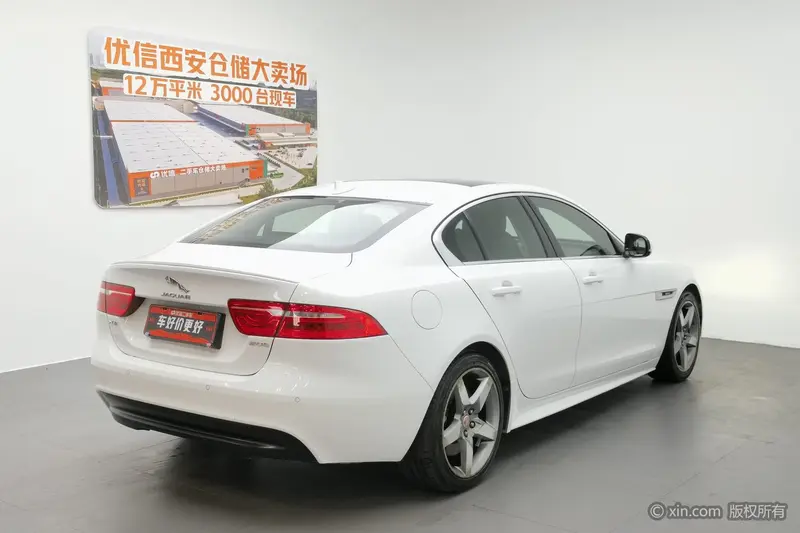Jaguar XE — фото 4