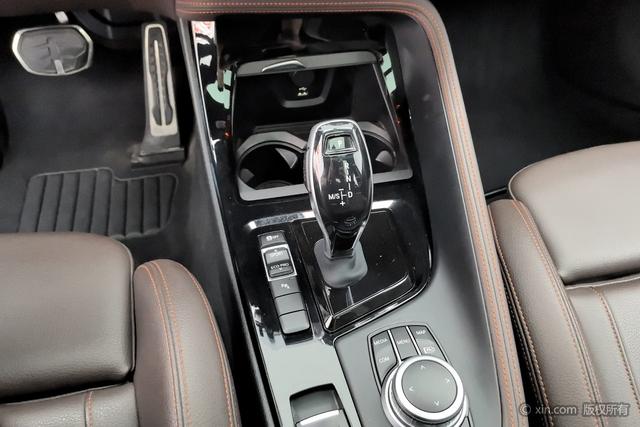BMW X2 2021 s Drive 25i — фото 14