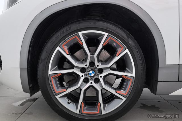BMW X2 2021 s Drive 25i — фото 9