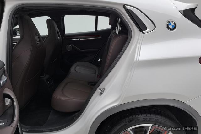 BMW X2 2021 s Drive 25i — фото 19