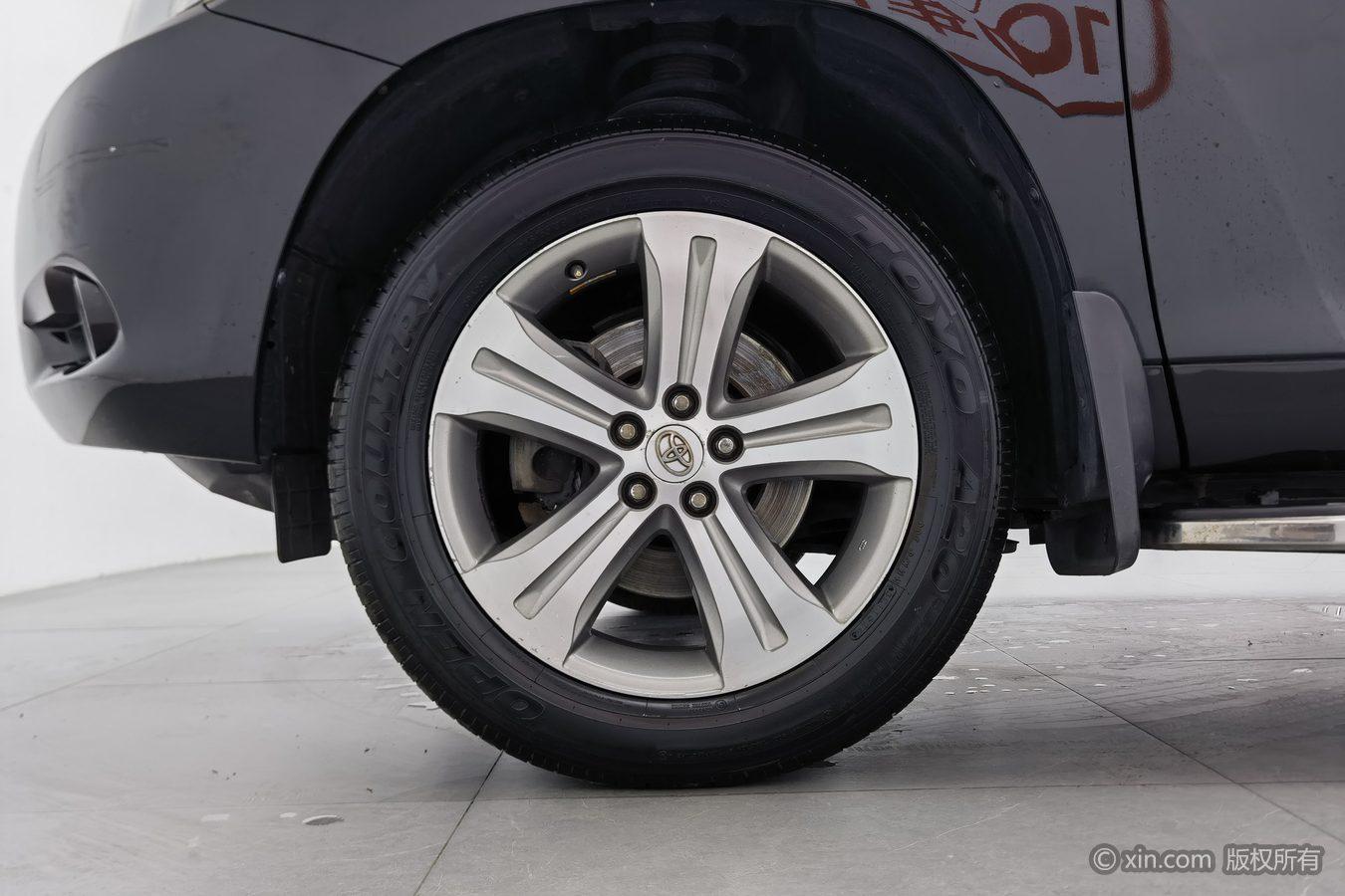 Toyota Highlander 2011 2.7L 5 мест Sport