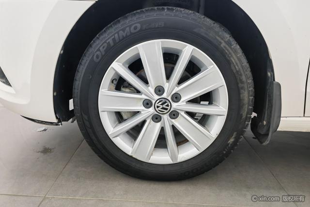 Volkswagen Jetta 2015 1.6 L MTComfort — фото 8