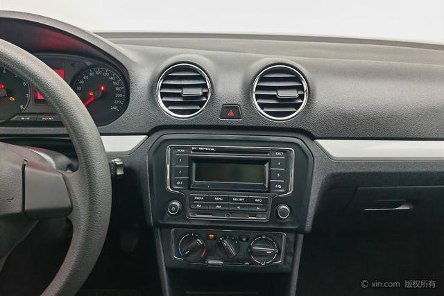 Volkswagen Jetta 2015 1.6 L MTComfort — фото 13