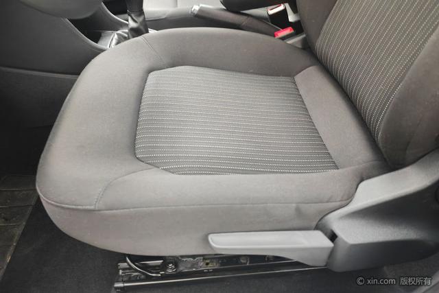 Volkswagen Jetta 2015 1.6 L MTComfort — фото 18