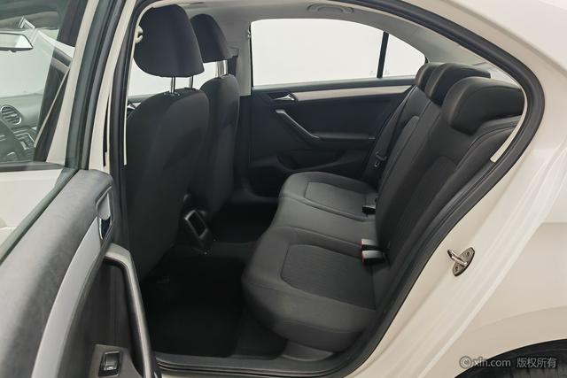 Volkswagen Jetta 2015 1.6 L MTComfort — фото 19