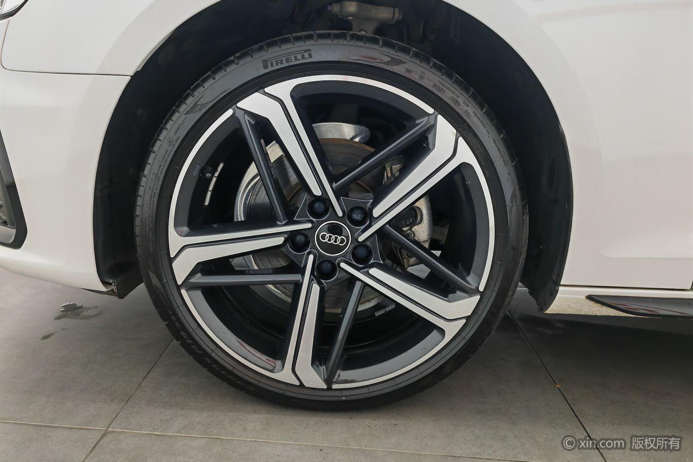 Audi A4L 2024 40 TFSI Luxury