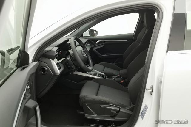 Audi A3 2021 A 3 L Limousine 35 TFSI — фото 17