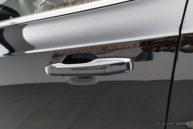 Volvo XC90 — фото 10