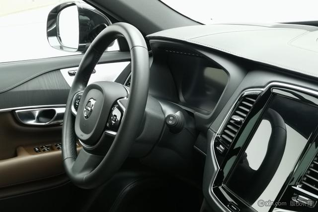 Volvo XC90 — фото 13
