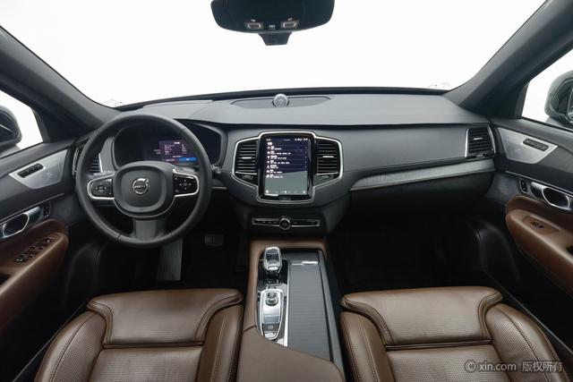 Volvo XC90 — фото 14