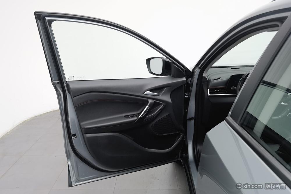 Chevrolet Tracker, фото 22