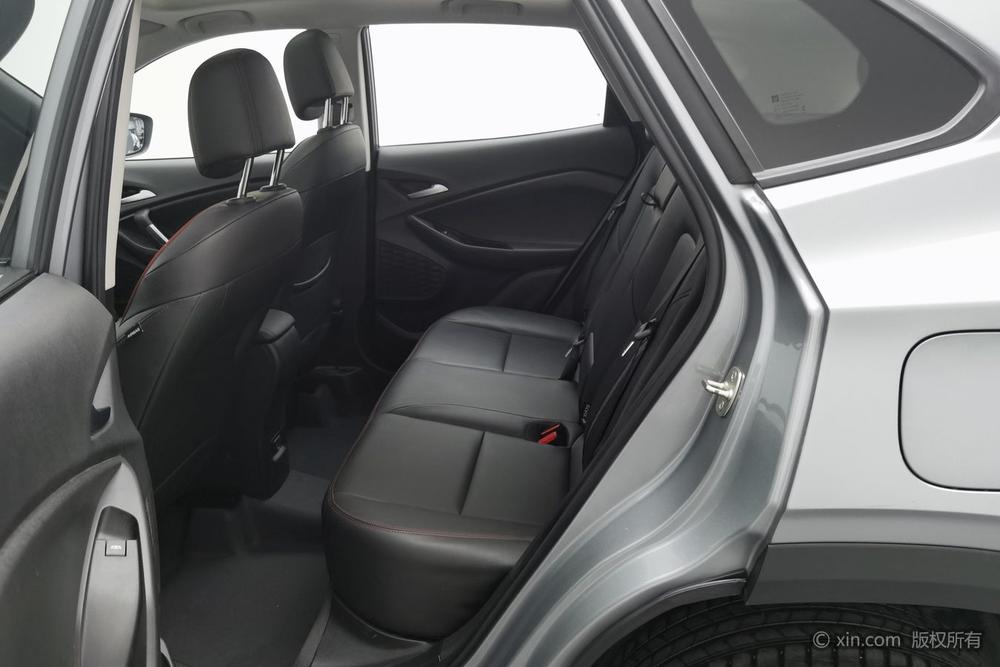 Chevrolet Tracker, фото 20