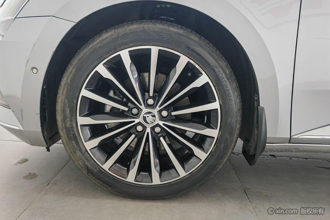 Skoda Superb 2016 TSI330 DSG