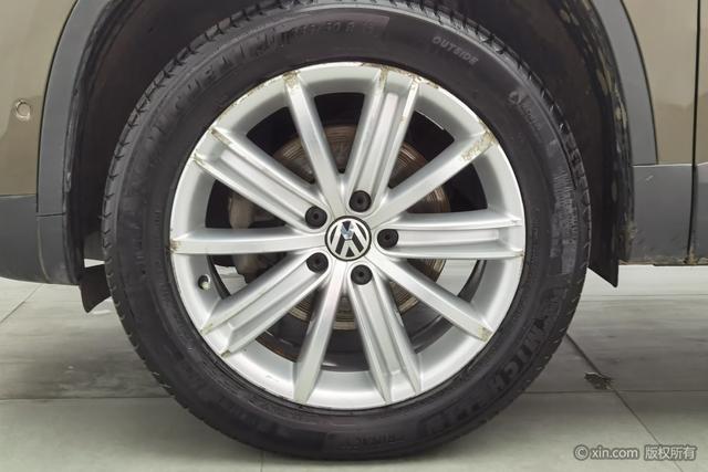 Volkswagen Tiguan 2015 2.0 TSI AT 4 WD — фото 8