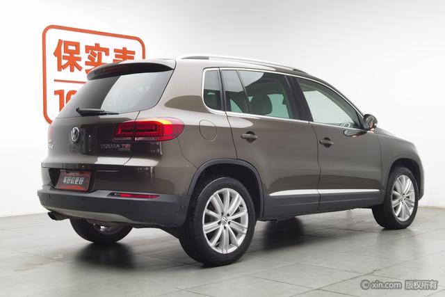 Volkswagen Tiguan 2015 2.0 TSI AT 4 WD — фото 4