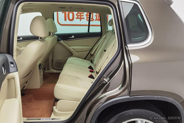 Volkswagen Tiguan 2015 2.0 TSI AT 4 WD — фото 19