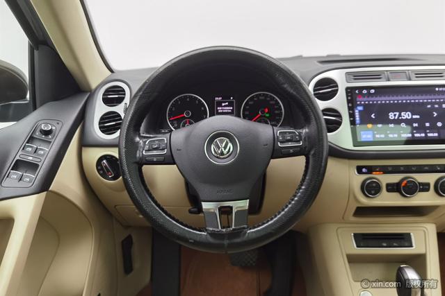 Volkswagen Tiguan 2015 2.0 TSI AT 4 WD — фото 13