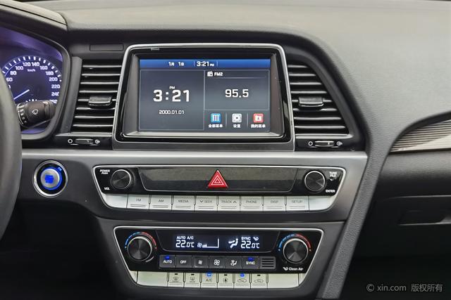Hyundai Sonata 2018 1.6 T GLS V — фото 12