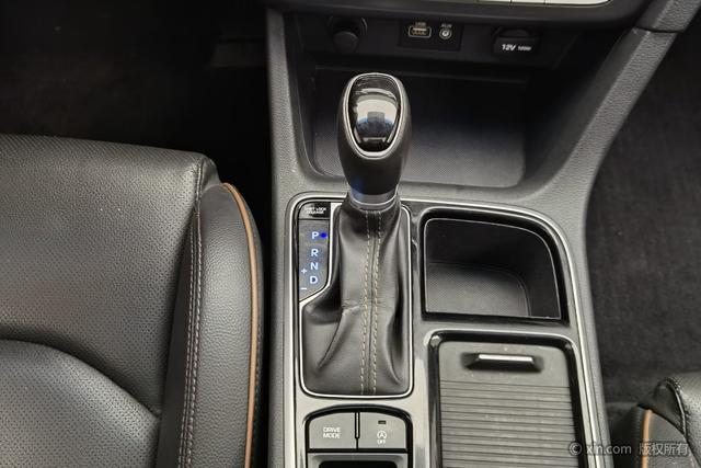 Hyundai Sonata 2018 1.6 T GLS V — фото 14