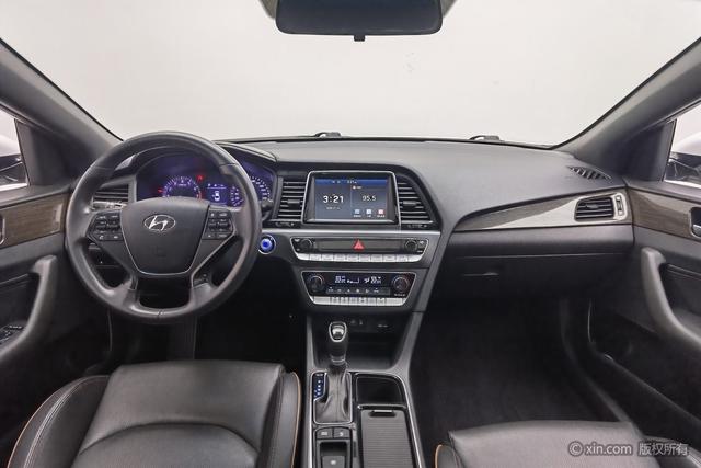 Hyundai Sonata 2018 1.6 T GLS V — фото 11