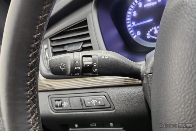 Hyundai Sonata 2018 1.6 T GLS V — фото 15