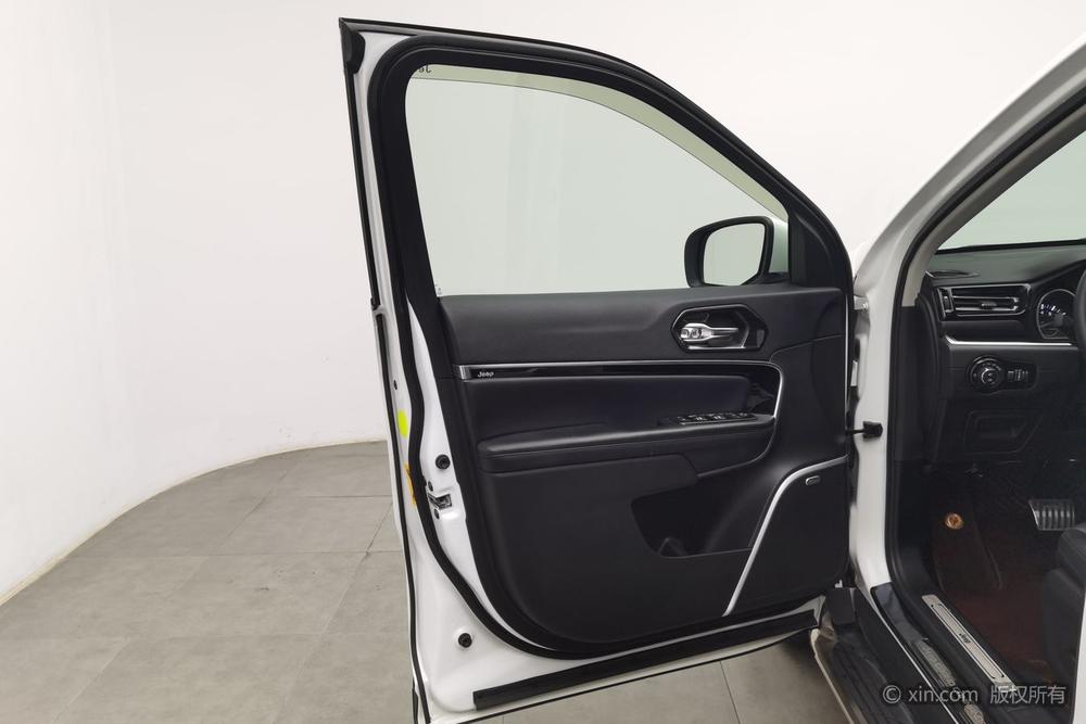 Jeep Grand Commander, фото 21