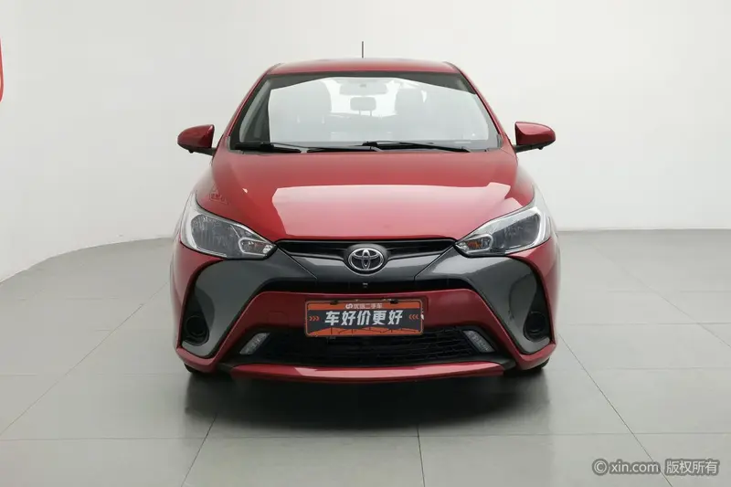 Toyota Yaris L — фото 2