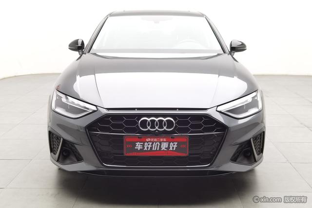 Audi A4L 2022 40 TFSI — фото 2
