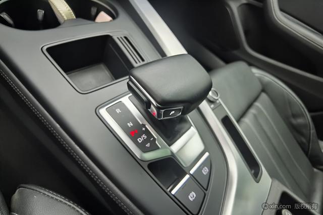 Audi A4L 2022 40 TFSI — фото 14