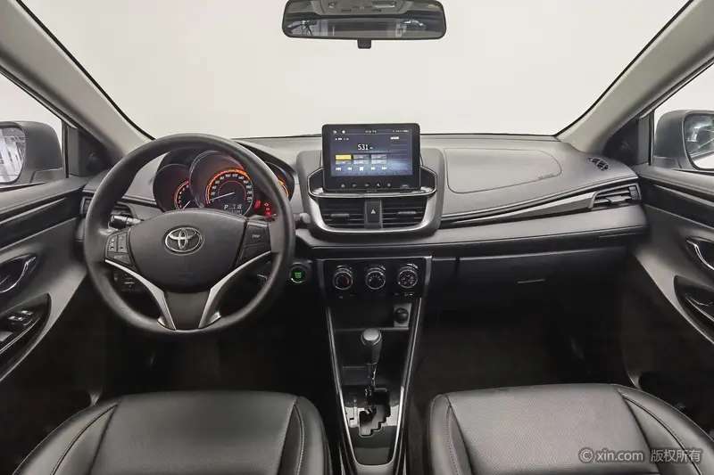 Toyota YARIS L 1.5 L CVT Premium — фото 8