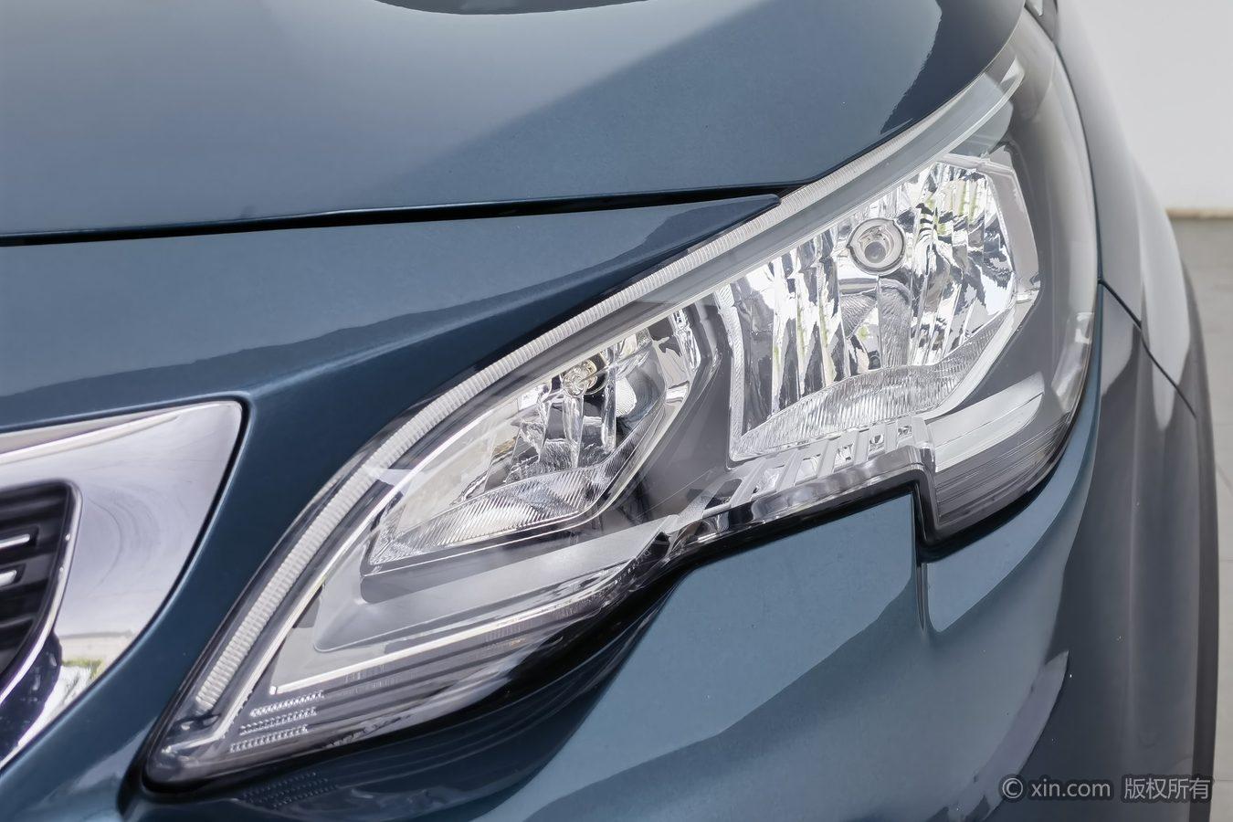 Peugeot 5008 2017 380THP 7 мест Luxury