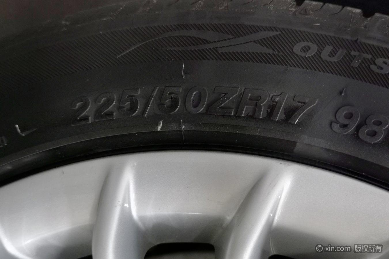 Audi A4L 2015 35 TFSI АКПП Комфорт
