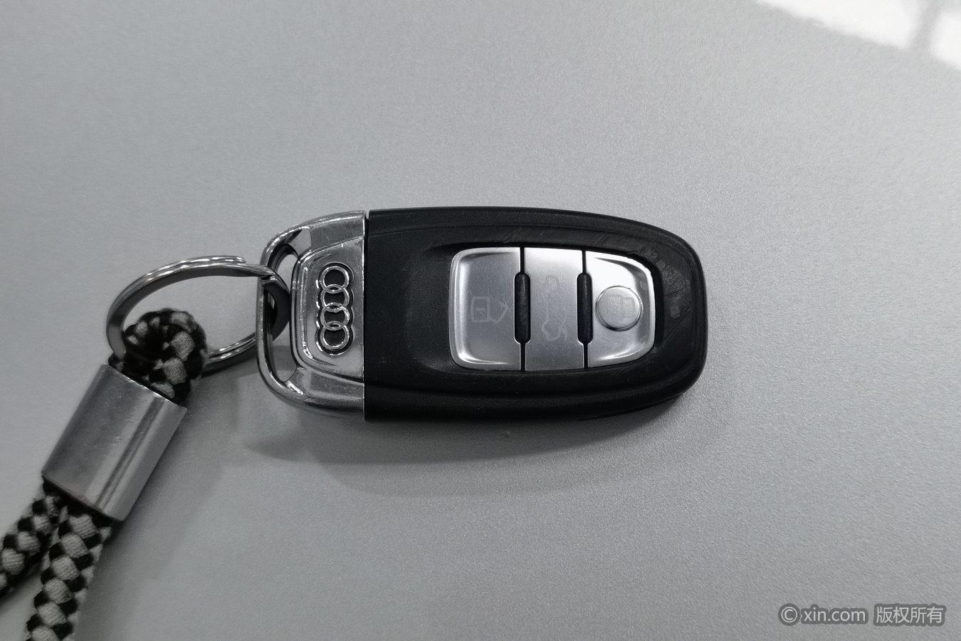 Audi A4L 2015 35 TFSI АКПП Комфорт