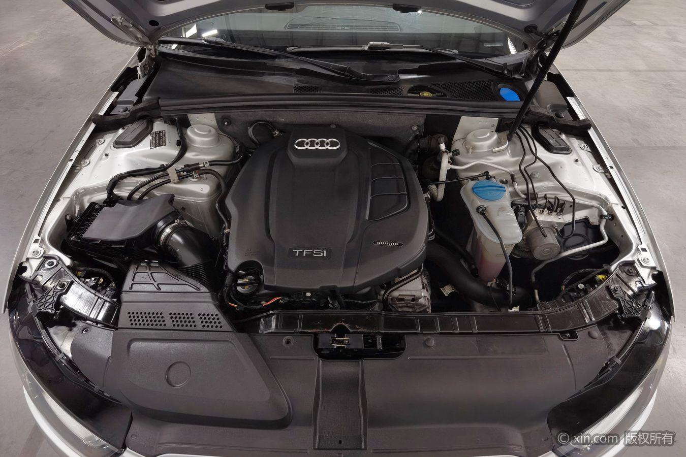 Audi A4L 2015 35 TFSI АКПП Комфорт