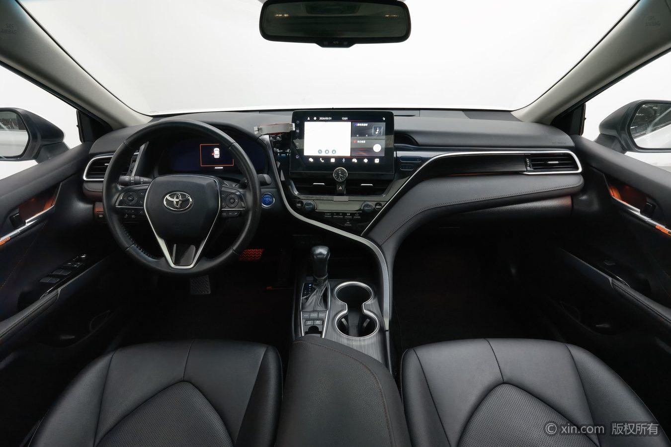Toyota Camry 2021 Белый из Китая, фото 3