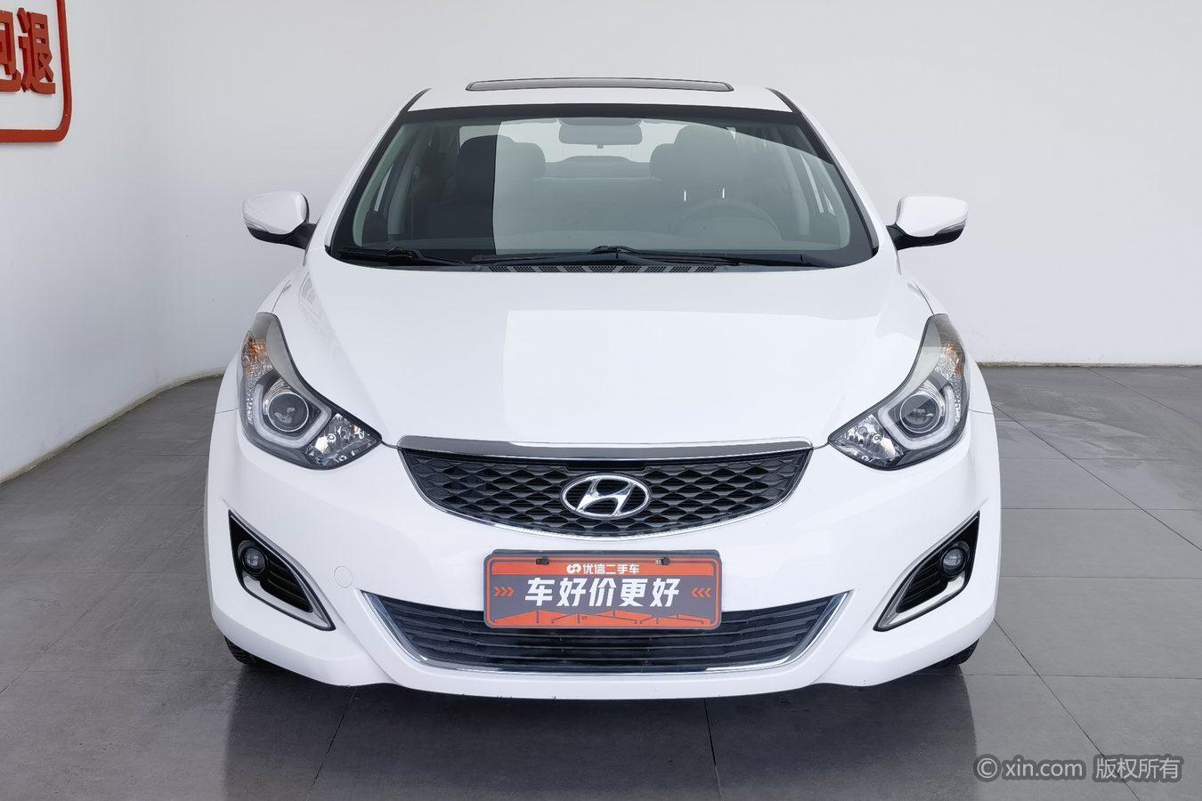 Hyundai Elantra 2016 1.6L MT Luxury