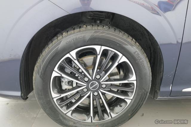 Roewe i MAX8 2021 400 TGI Supreme — фото 8